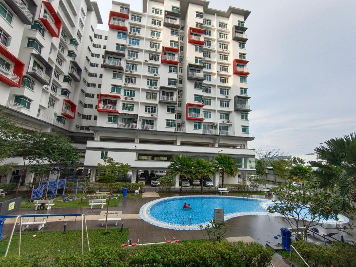 Klia Ehsan Residence Sepang Nilai Greenery 8 Pax Air-Con Extérieur photo