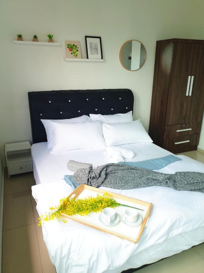 Klia Ehsan Residence Sepang Nilai Greenery 8 Pax Air-Con Extérieur photo
